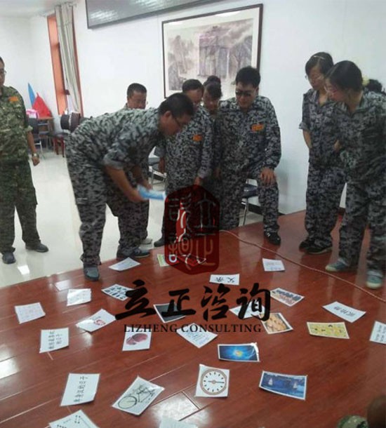 培訓時間：7月26日-27日培訓單位：中國援馬達加斯加醫(yī)療隊培訓課程：拓展培訓人數(shù)：30人